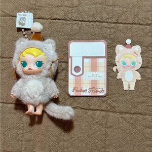 POPMART Authentic Molly “Pocket Friends” plush pendant - It’s Snack Time